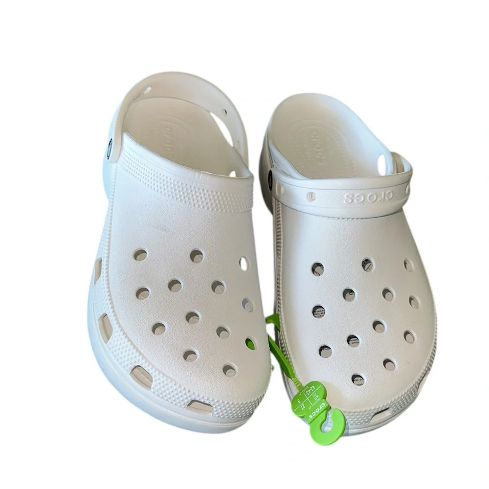NEW Crocs unisex classic clogs in white